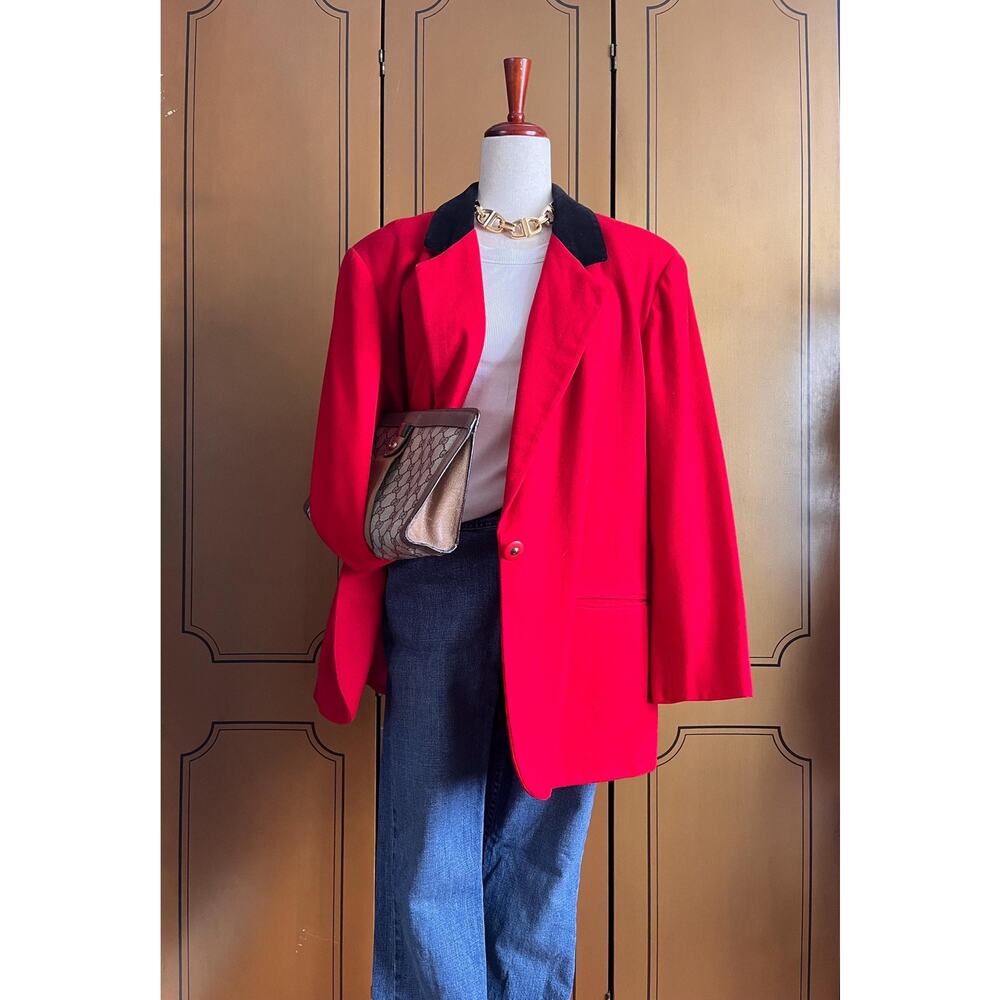 Vintage wool jacket in red with black velvet collar, size XXL